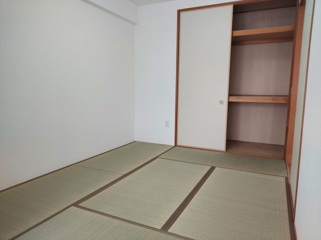 ネバーランド逆瀬川野上の和室|和室約6帖