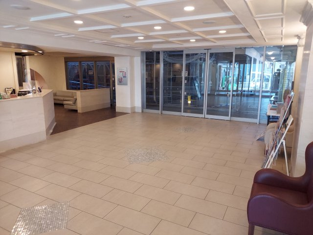 ネバーランド逆瀬川野上のエントランス|エントランス内