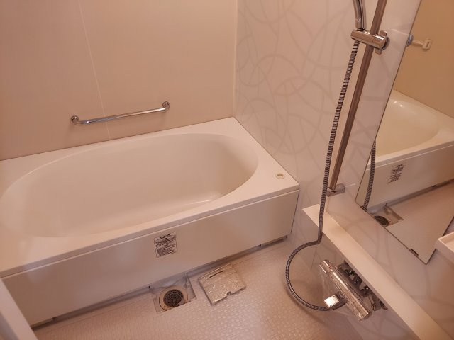 ネバーランド逆瀬川野上の浴室|浴室乾燥機付き