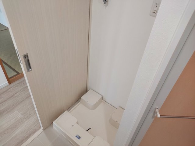 ネバーランド逆瀬川野上の洗面所|洗濯機置場