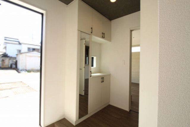 瀬戸東町３丁目　新築戸建　1号棟（全3棟）の玄関