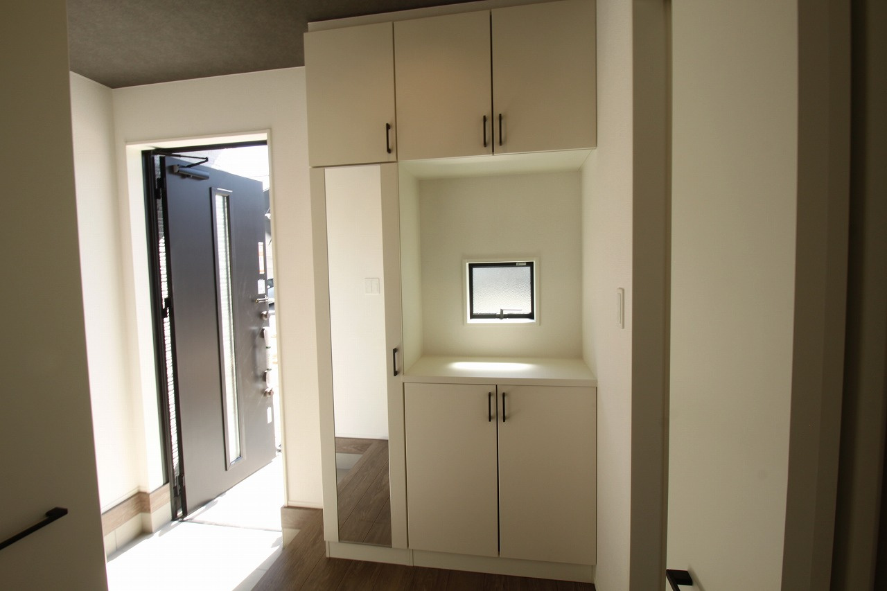 瀬戸東町３丁目　新築戸建　1号棟（全3棟）の収納|シューズインクローク