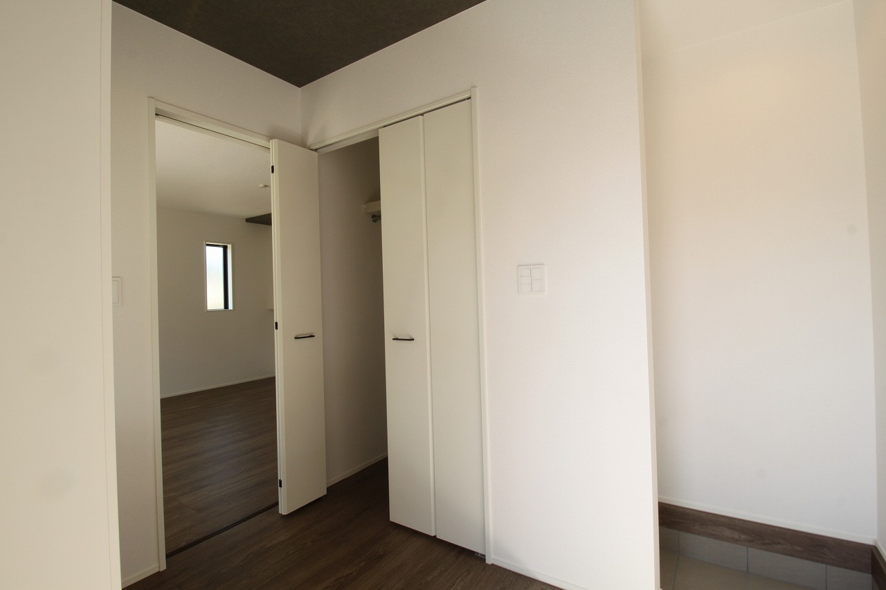 瀬戸東町３丁目　新築戸建　1号棟（全3棟）の収納|玄関収納