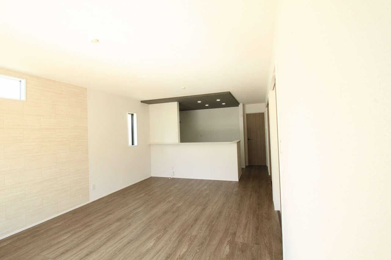 瀬戸東町３丁目　新築戸建　1号棟（全3棟）の収納|ファミリークローゼット　（1F　ホール）