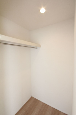【収納】 | 東町3期 | 7帖の洋室にウォークインクローゼット付き