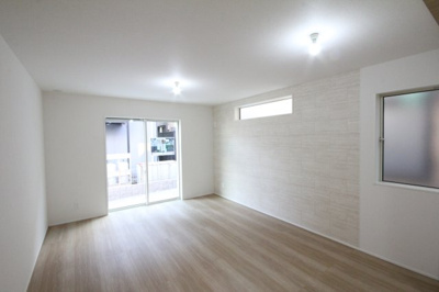 【居間・リビング】 | 東町3期 | 南向きの16.5帖のリビング