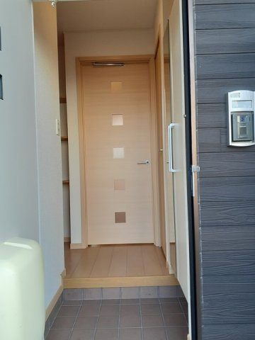 ヴィッセン有田　Ⅱの玄関|明るい玄関です