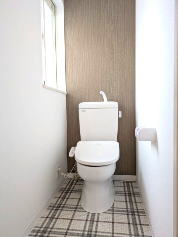 【トイレ】 | 大網白里市季美の森南３丁目　中古戸建 | ２階トイレ