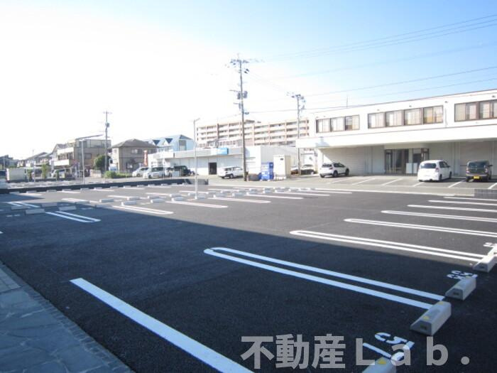 シオンＫＹ　Ⅱ号館の駐車場