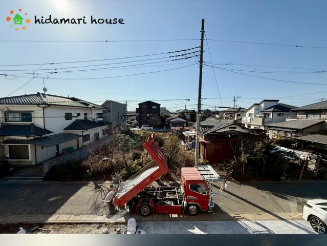 桶川市泉6期　新築戸建　GRACE02の前面道路含む現地写真
