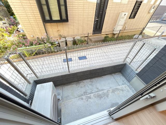 ウィズダム　コートのバルコニー|庭