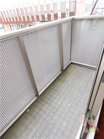 フラッツア西市のバルコニー