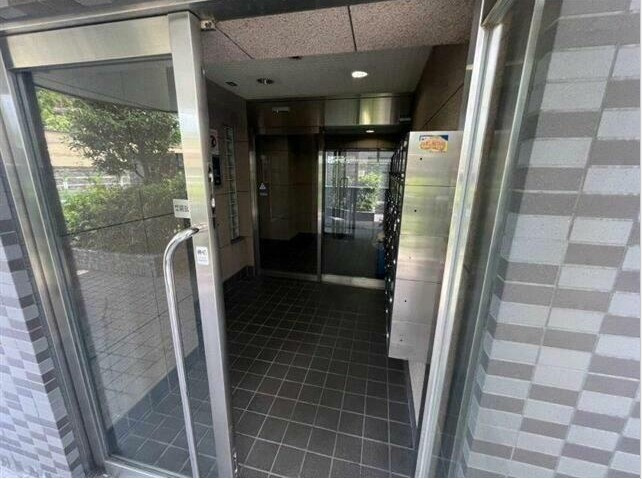 【エントランス】