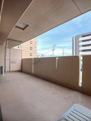 【バルコニー】 | ポルトーネ | 落ち着いた時間を過ごせるバルコニーです