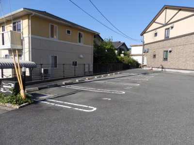 【駐車場】 | アガパンサス B棟