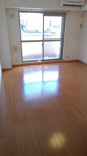 ポワールの居間・リビング