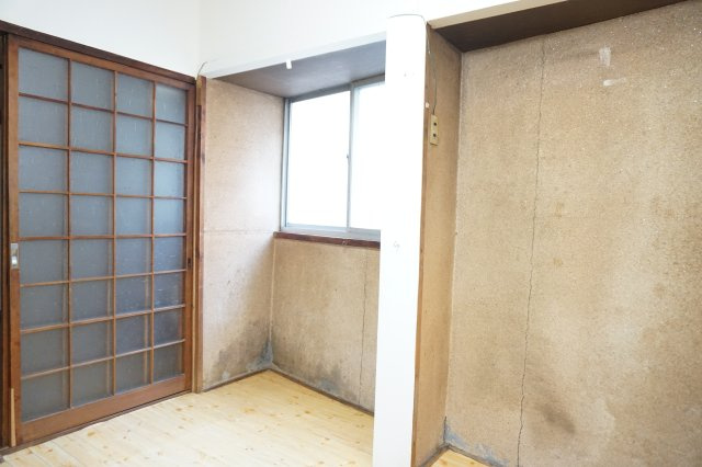 中古テラスハウス　大東市南津の辺町（昭和42年築）の居間・リビング