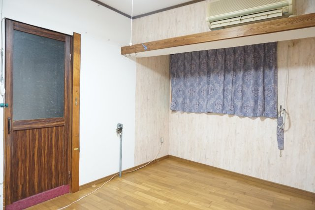 中古テラスハウス　大東市南津の辺町（昭和42年築）の居間・リビング