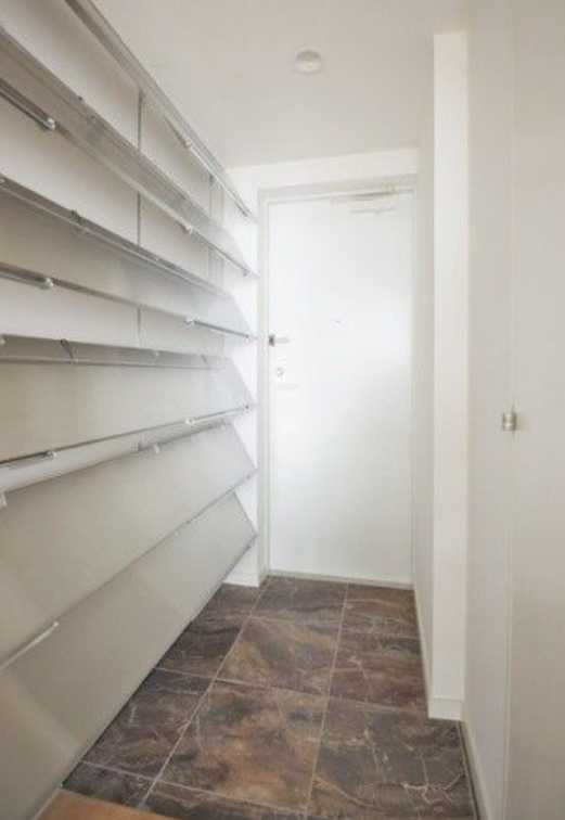 LEGALAND三軒茶屋ANNEX　ネット無料　築浅　デザイナーズの玄関