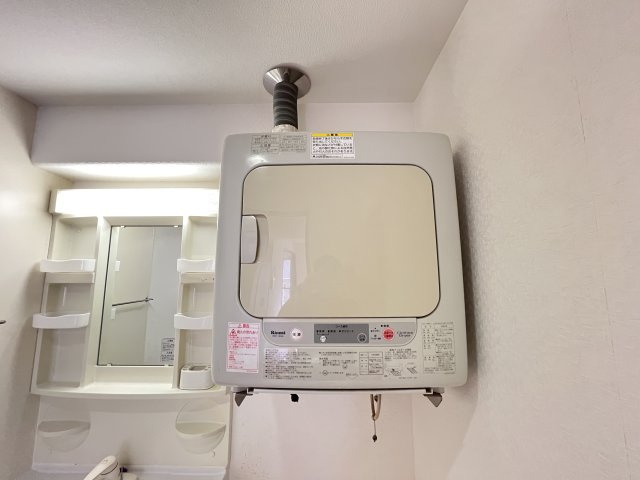 フォレストKの洗面所|反転タイプとなります。
現状優先となります。