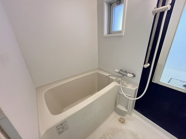 フォレストKの浴室|反転タイプとなります。
現状優先となります。
