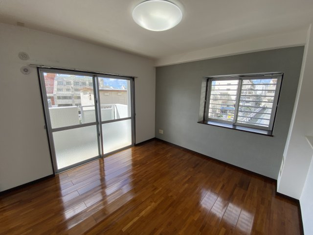 フォレストKの居間・リビング