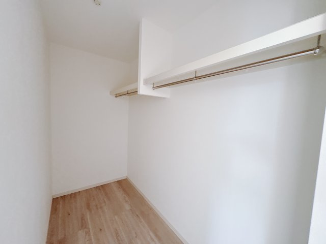 クライン宇都宮市平松第２期の洋室|〇1号棟・2F・7.7帖洋室〇
大きめなベッドもラクラク設置可能なゆとりある洋室。
バルコニー付きなので、朝日を浴びて快適な1日を始められます！
※2026年1月撮影