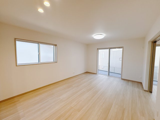 クライン宇都宮市平松第２期の居間・リビング|○2号棟・15.7帖リビング○
ご家族みんながゆったりくつろげる広々リビング。ゆとりある空間が、日常を心地よいひとときに変えてくれます。
※2026年1月撮影