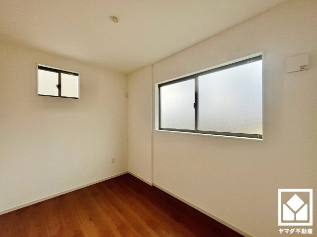 京田辺市三山木野神の洋室