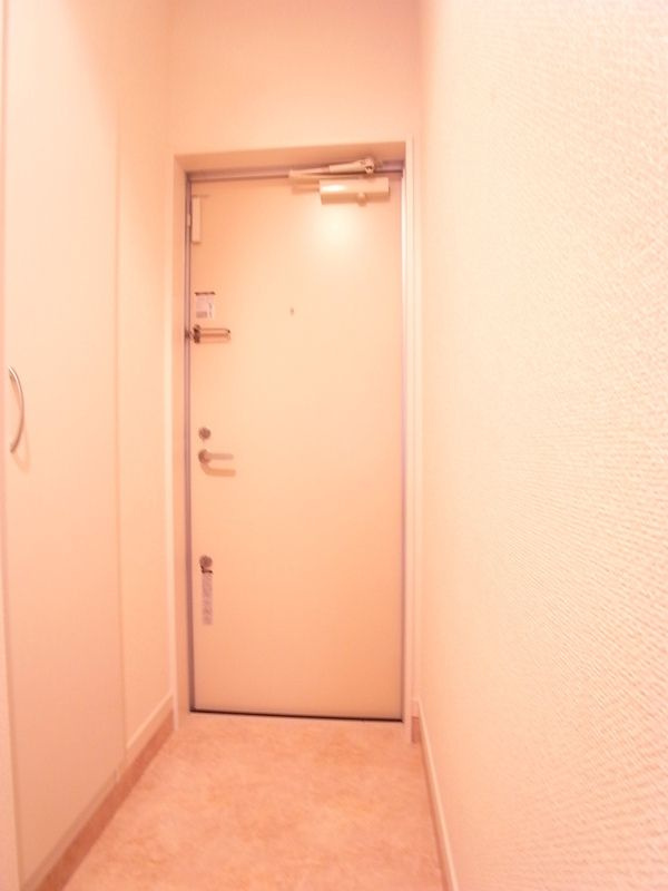 リブリ・加倉の玄関