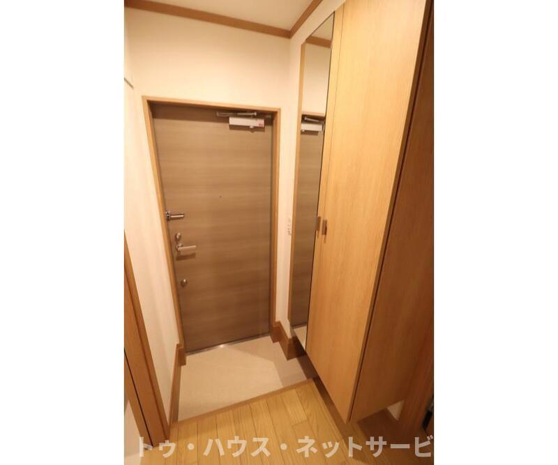 ジュネス東松戸の玄関