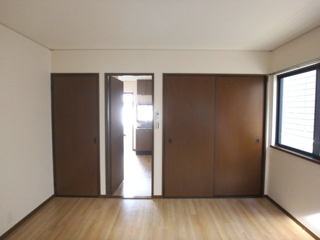 グランピア宝塚の洋室|使いやすい洋室です