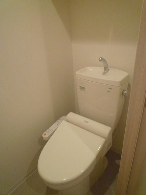 パークハビオ渋谷本町レジデンスのトイレ|■温水洗浄便座
