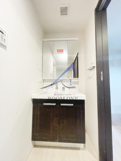 オークレジデンス亀沢の洗面所|洗面台です。