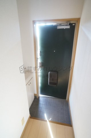 グランドゥール安倉の玄関