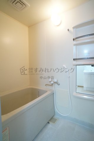 グランドゥール安倉の浴室