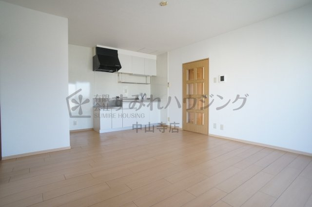 グランドゥール安倉の居間・リビング