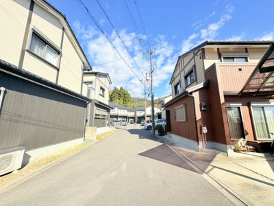 【前面道路含む現地写真】 | 衣笠氷室町　戸建