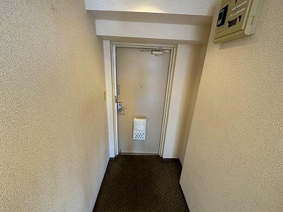 岡藤ビルの玄関