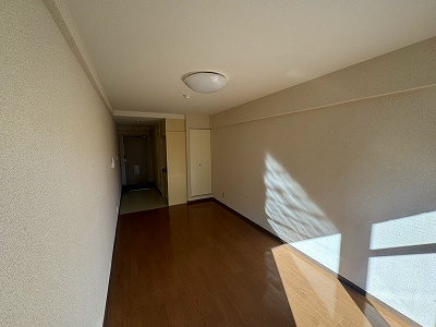 岡藤ビルの洋室