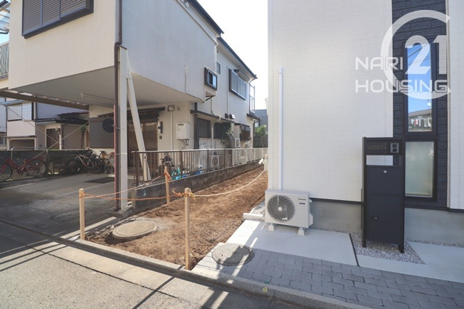 【前面道路含む現地写真】 | 昭島市緑町1丁目　売地 | 土地面積：92.25平米