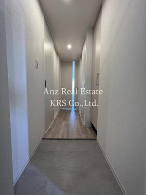 【玄関】 | シーズンフラッツ新町 | フラットフロアの玄関