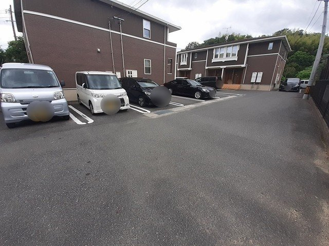 サニーブリ－ズ物見東　Ｂの駐車場|駐車場です