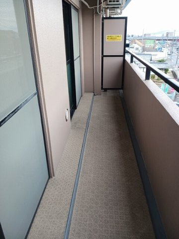 ルミエール伴丈木のバルコニー|広々としたバルコニーです