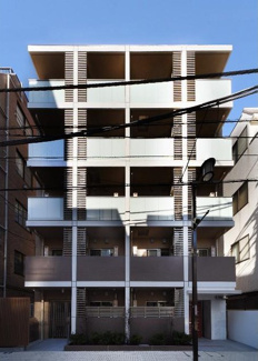【外観】 | 鉄筋コンクリート造のがっちりとした建物。