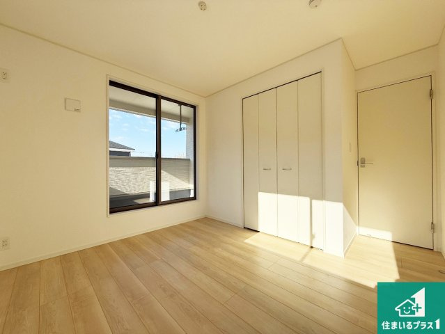 岸和田市門前町　第2期　新築一戸建ての洋室|シンプルな洋室は、自分好みのインテリアが楽しめます♪ご家族とインテリアや家具を選びに行くのは新築購入時の醍醐味の一つです。ぜひお楽しみください♪