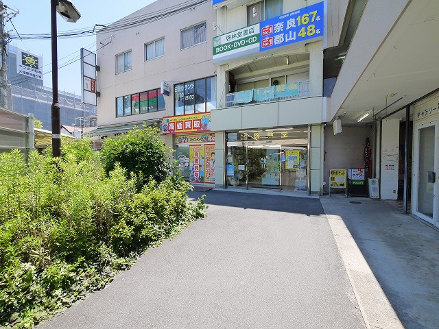 マルセイビル郡山のエントランス