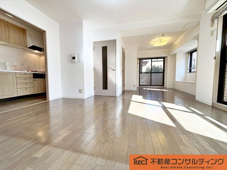 甲南ドルチェ六甲の居間・リビング|高羽小学校＆鷹匠中学校地域