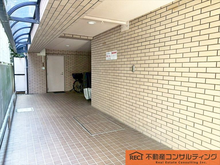 甲南ドルチェ六甲のエントランス