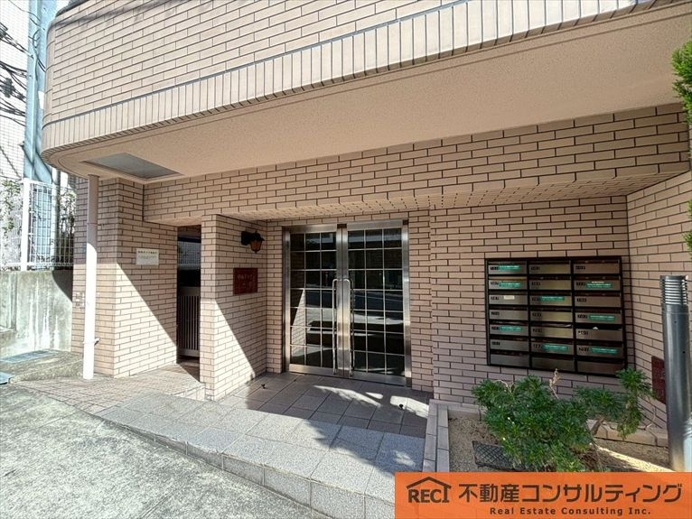 甲南ドルチェ六甲のエントランス